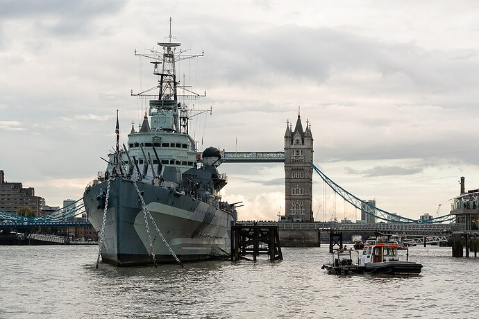 1599px-London,HMS_Belfast--2016--_4797