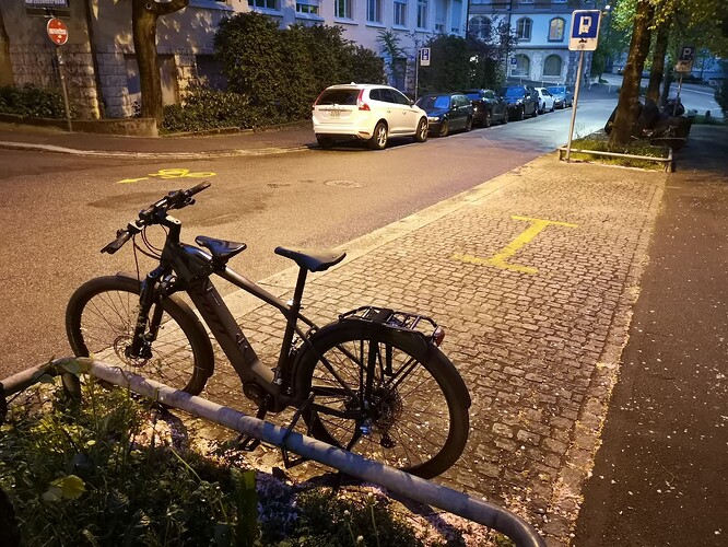 bike_parking_floor_20240411_02