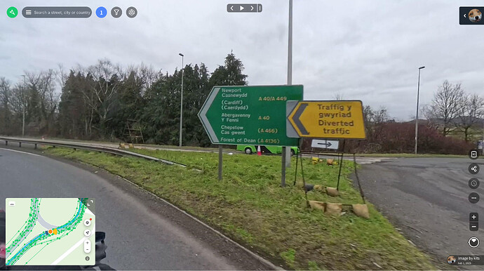 A directional sign for Newport toward Cardiff on the A40/A449. (© 2025 kits, CC BY-SA 4.0.)